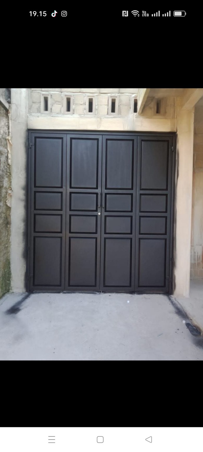 Pintu Besi
